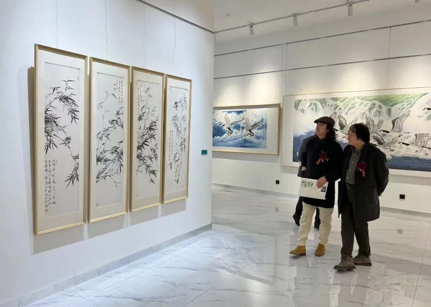 展览展讯 | “情怀诗意与远方董玉新中外艺术巡展——家乡展”开幕